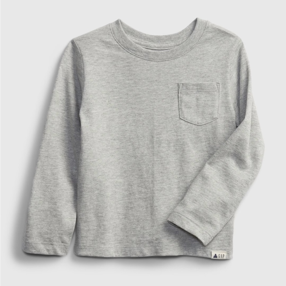 GAP Kids Gray Long Sleeve Pocket Tee in 2T